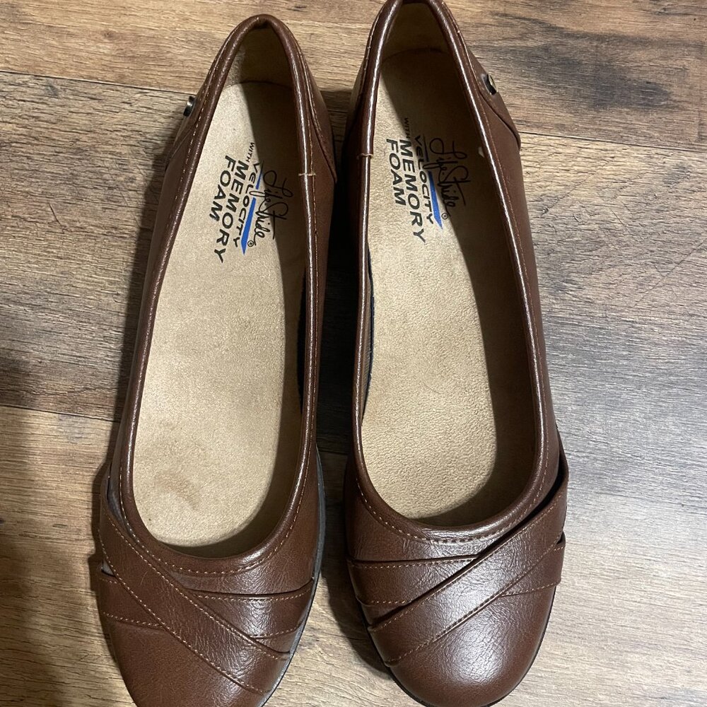 LIFE STRIDE Women’s Size 8.5 Brown Comfort Heels - Picture 2 of 7